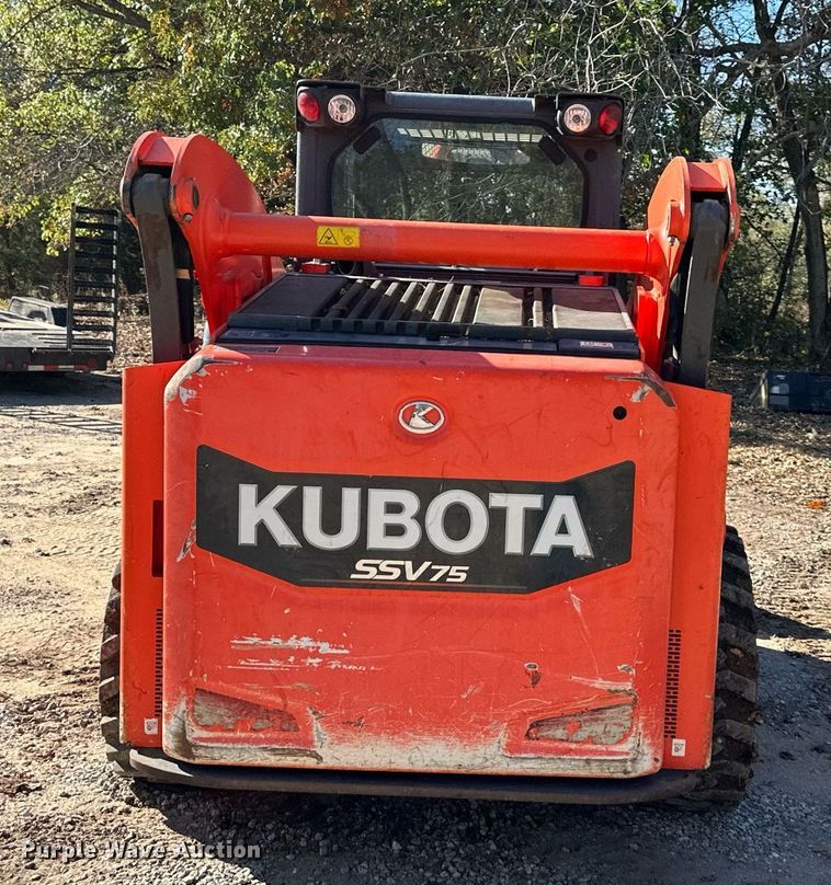 image for item DW2914 2016 Kubota SSV75  skid steer loader