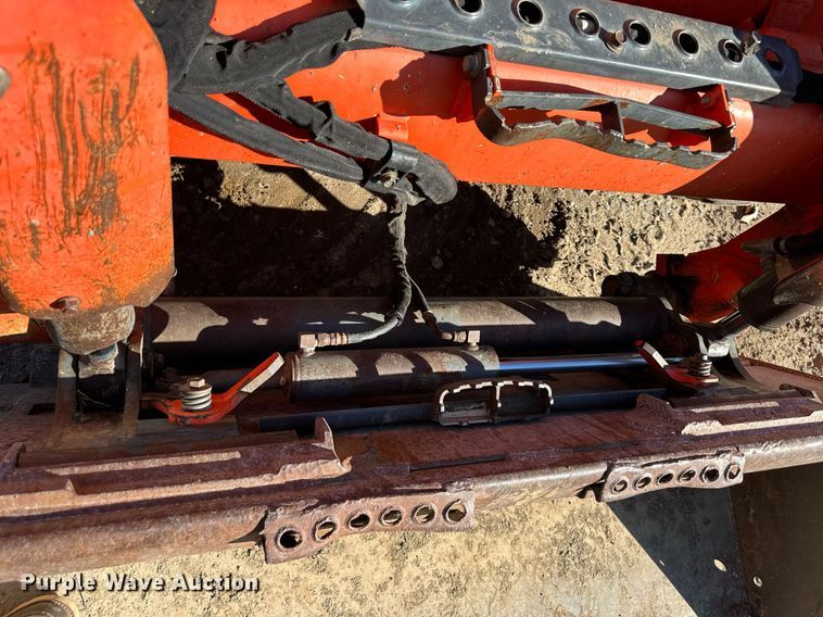 image for item DW2914 2016 Kubota SSV75  skid steer loader