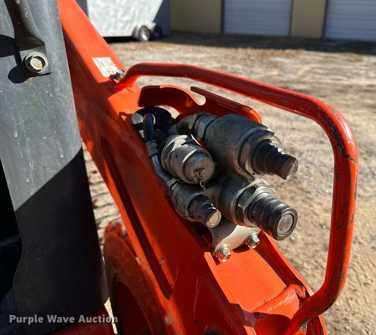 image for item DW2914 2016 Kubota SSV75  skid steer loader