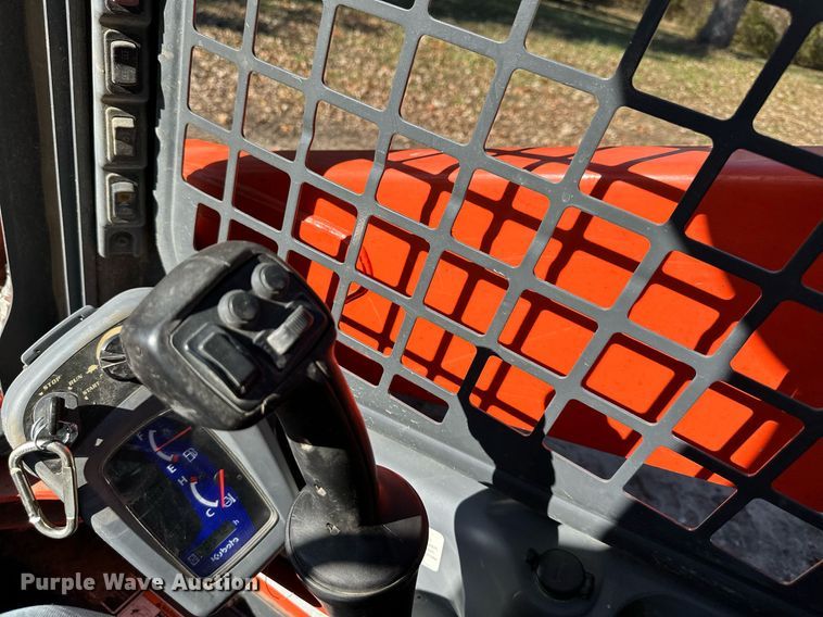 image for item DW2914 2016 Kubota SSV75  skid steer loader