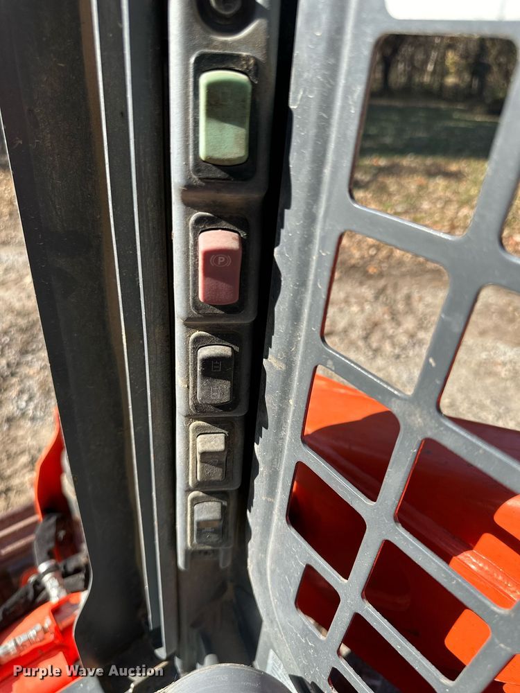 image for item DW2914 2016 Kubota SSV75  skid steer loader