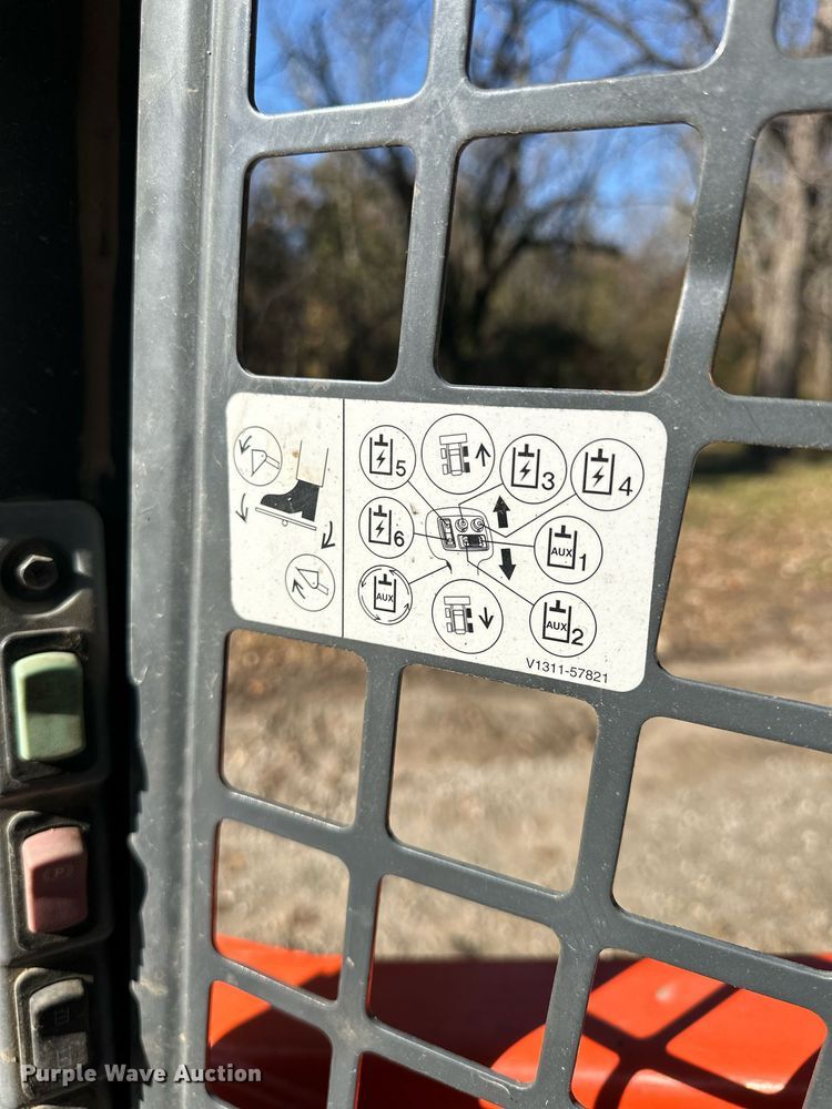 image for item DW2914 2016 Kubota SSV75  skid steer loader