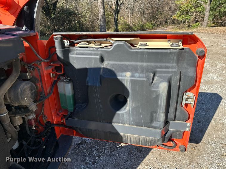 image for item DW2914 2016 Kubota SSV75  skid steer loader