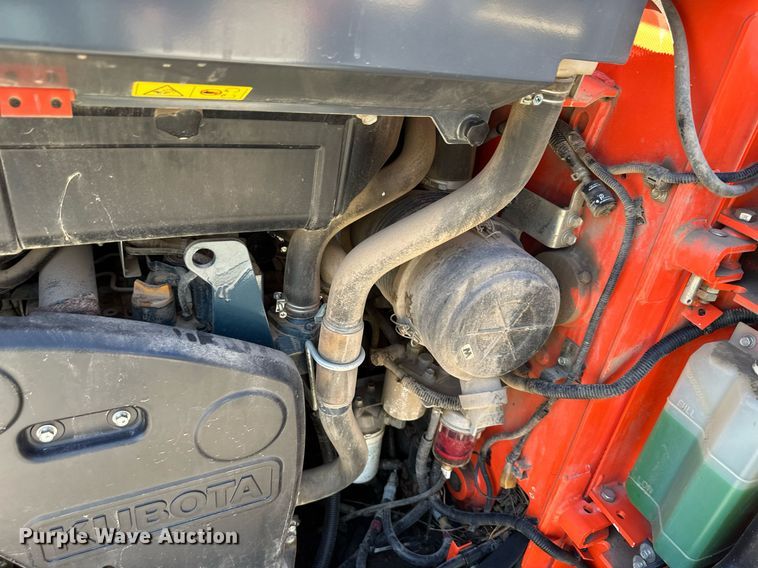 image for item DW2914 2016 Kubota SSV75  skid steer loader