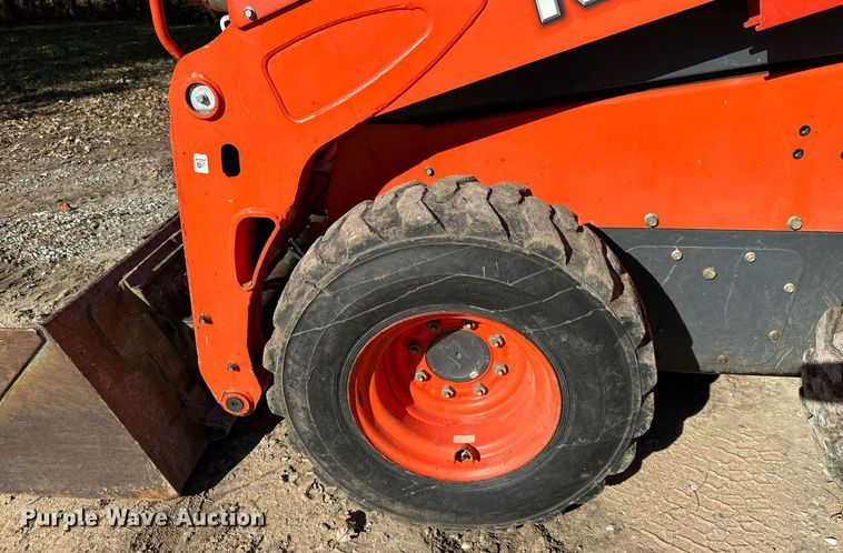 image for item DW2914 2016 Kubota SSV75  skid steer loader