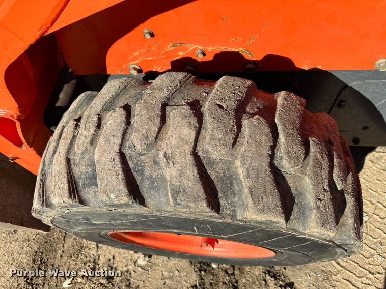 image for item DW2914 2016 Kubota SSV75  skid steer loader