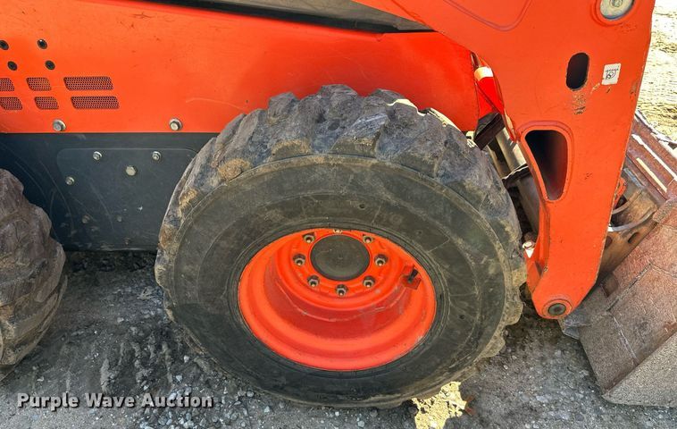 image for item DW2914 2016 Kubota SSV75  skid steer loader