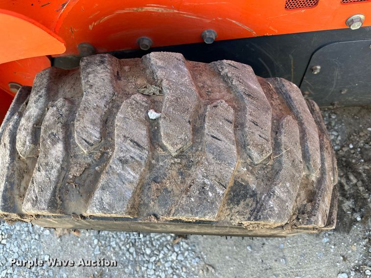 image for item DW2914 2016 Kubota SSV75  skid steer loader