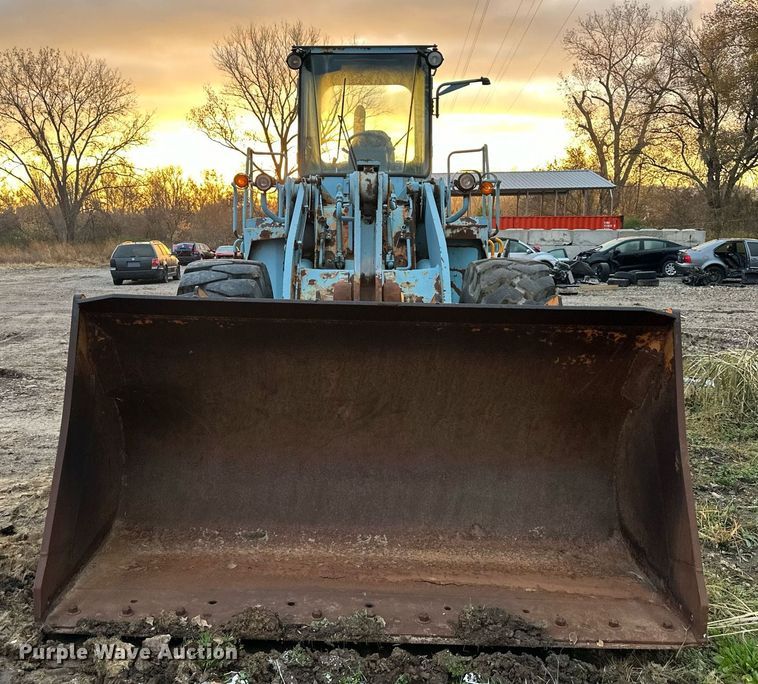 image for item DW2915 1999 Hyundai HL760  wheel loader