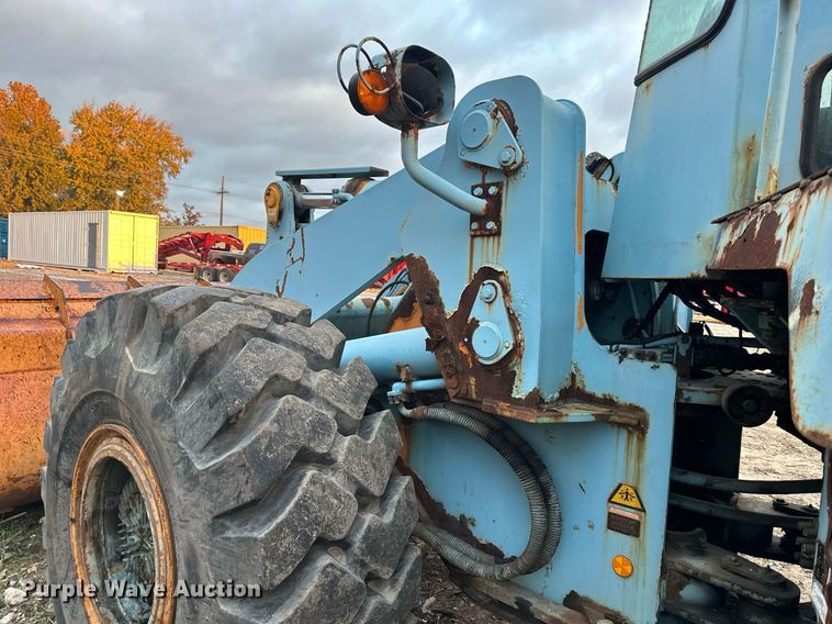 image for item DW2915 1999 Hyundai HL760  wheel loader