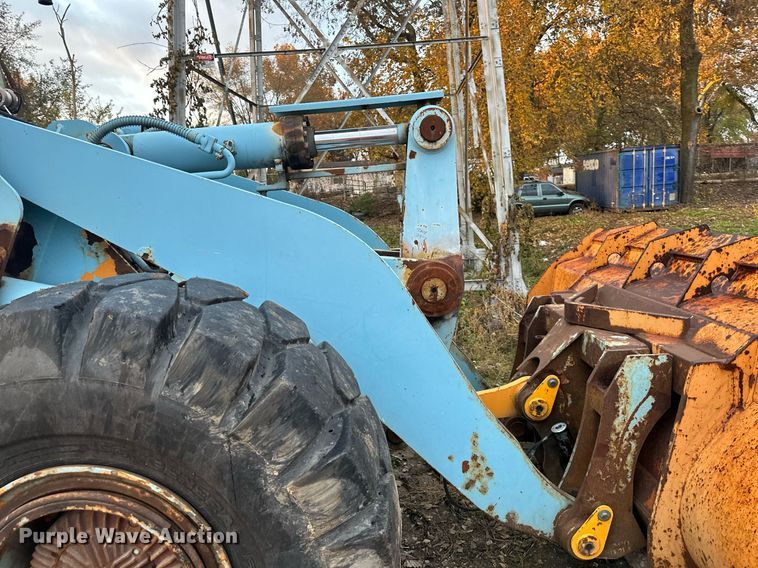 image for item DW2915 1999 Hyundai HL760  wheel loader