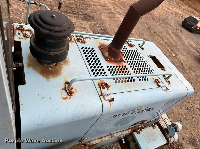 image for item DW2915 1999 Hyundai HL760  wheel loader