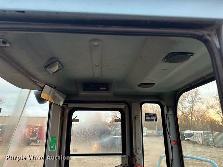 image for item DW2915 1999 Hyundai HL760  wheel loader