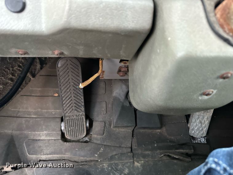 image for item DW2915 1999 Hyundai HL760  wheel loader