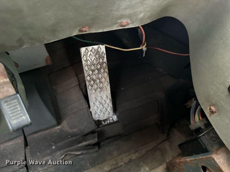 image for item DW2915 1999 Hyundai HL760  wheel loader