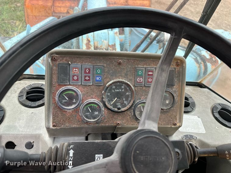 image for item DW2915 1999 Hyundai HL760  wheel loader