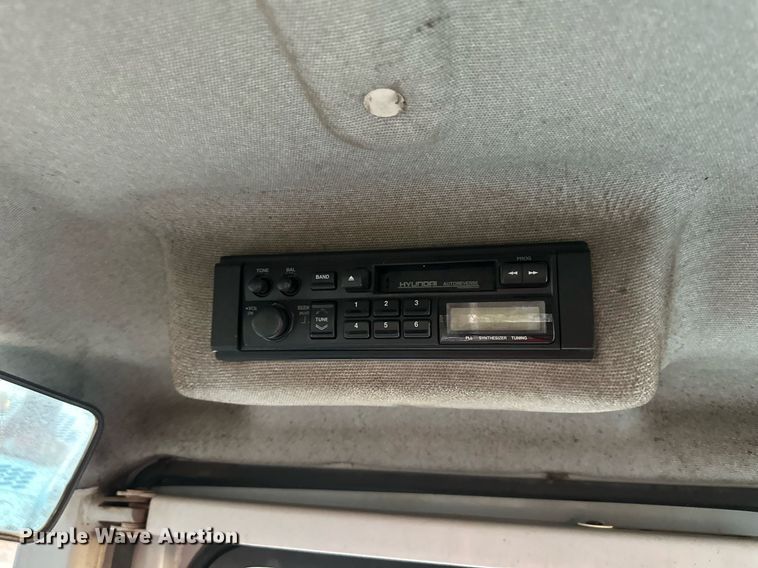 image for item DW2915 1999 Hyundai HL760  wheel loader