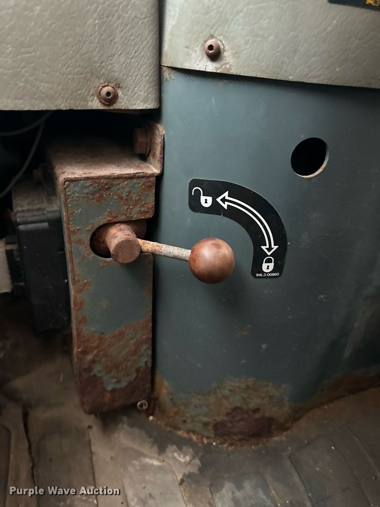 image for item DW2915 1999 Hyundai HL760  wheel loader