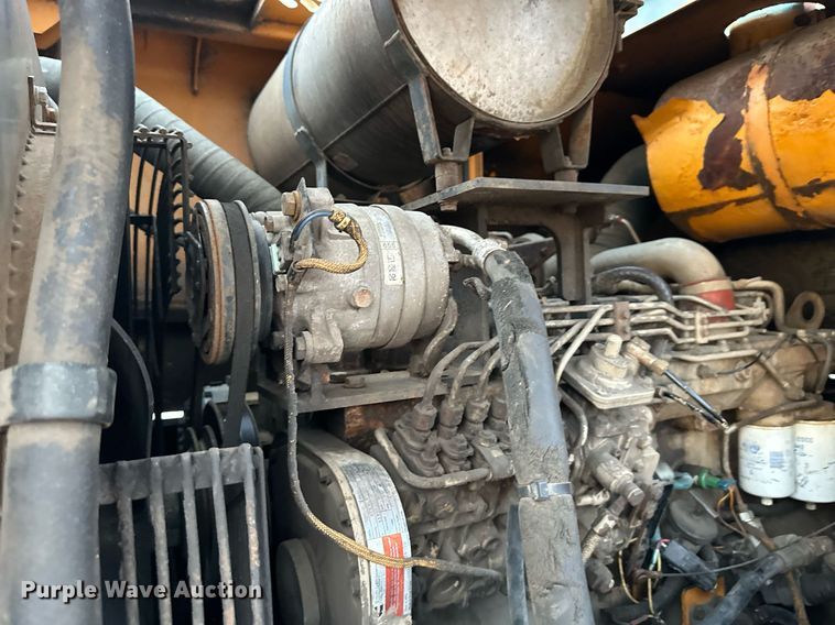 image for item DW2915 1999 Hyundai HL760  wheel loader