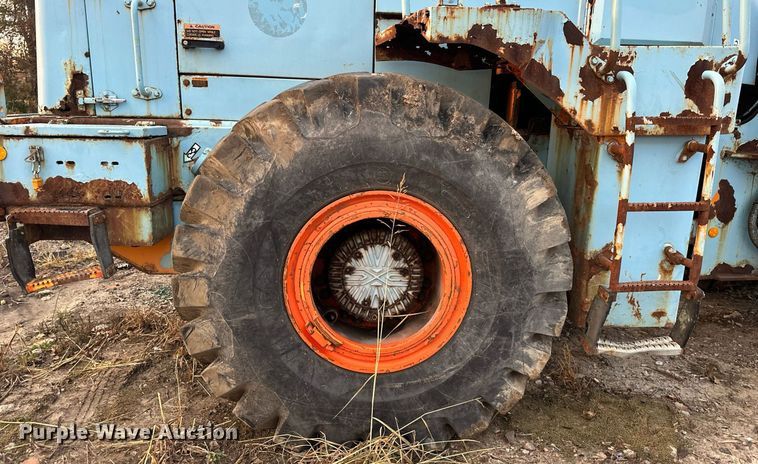 image for item DW2915 1999 Hyundai HL760  wheel loader