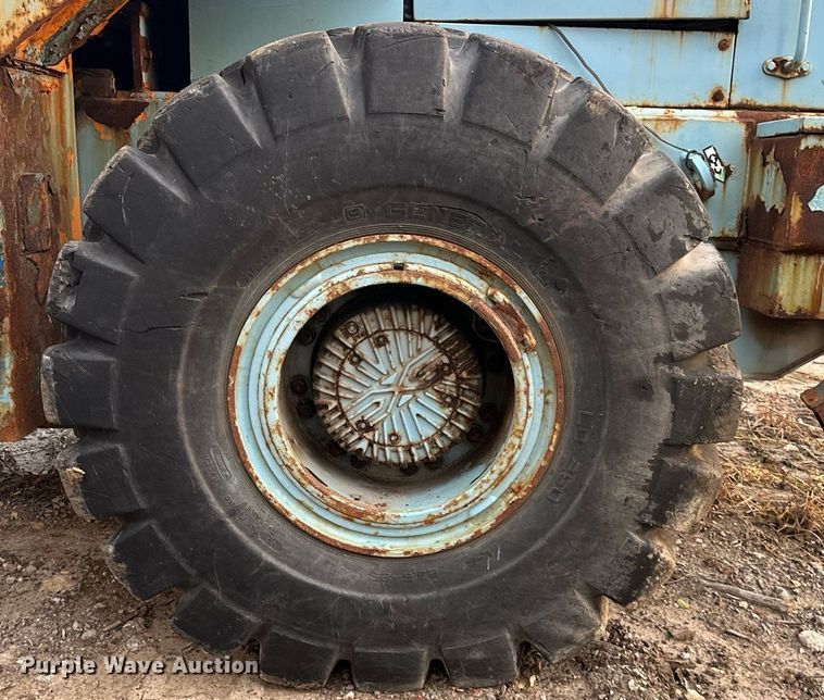 image for item DW2915 1999 Hyundai HL760  wheel loader