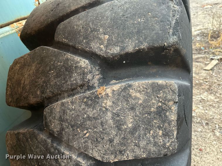 image for item DW2915 1999 Hyundai HL760  wheel loader