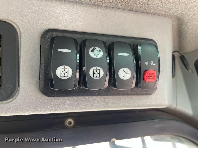 image for item GG9758 2018 Caterpillar 289D  tracked skid steer loader