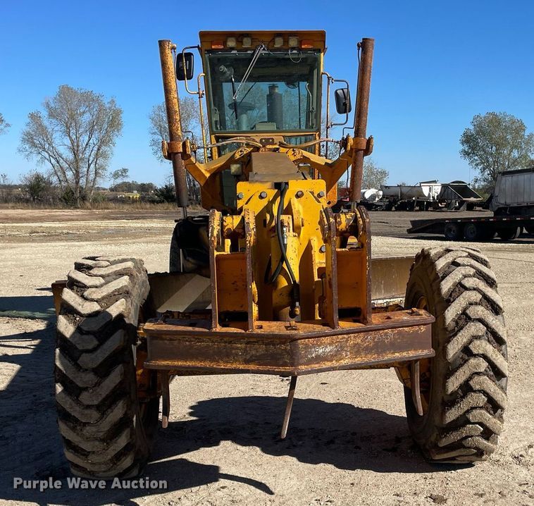 image for item GG9774 1987 John Deere 770 B-H  motor grader