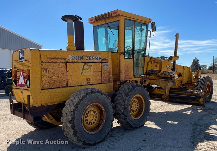 image for item GG9774 1987 John Deere 770 B-H  motor grader