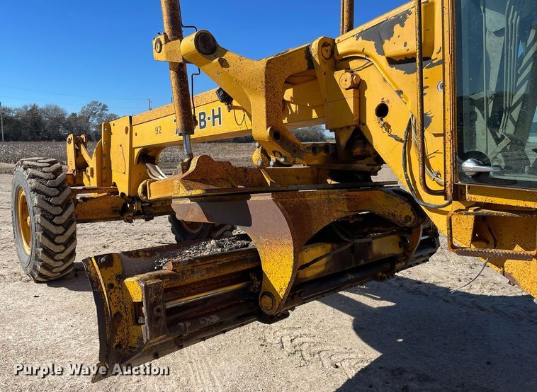 image for item GG9774 1987 John Deere 770 B-H  motor grader