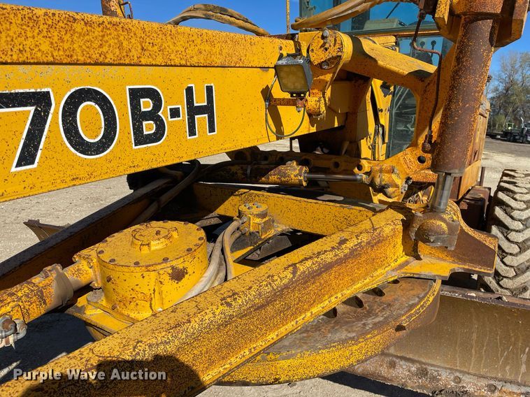 image for item GG9774 1987 John Deere 770 B-H  motor grader