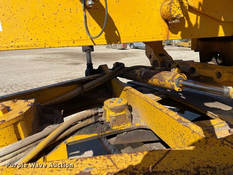 image for item GG9774 1987 John Deere 770 B-H  motor grader