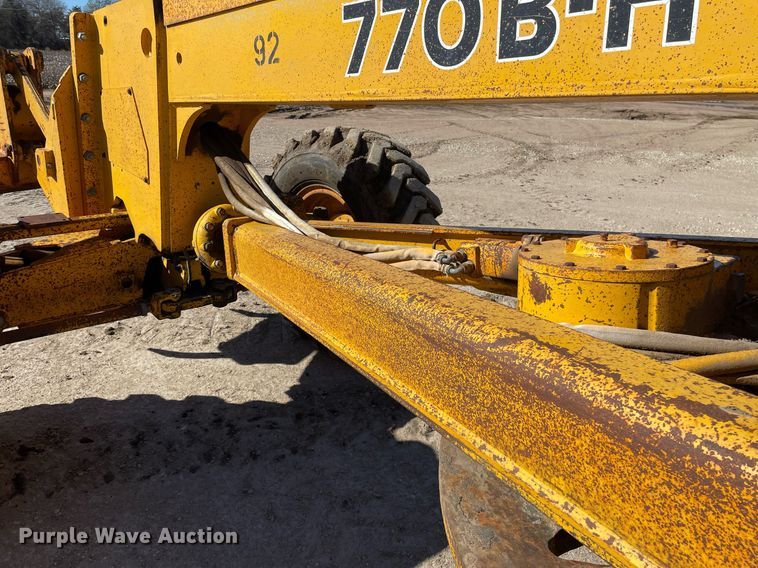 image for item GG9774 1987 John Deere 770 B-H  motor grader