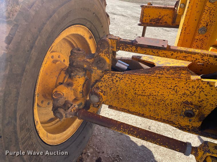 image for item GG9774 1987 John Deere 770 B-H  motor grader