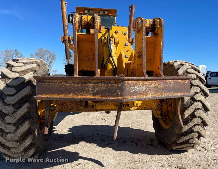 image for item GG9774 1987 John Deere 770 B-H  motor grader