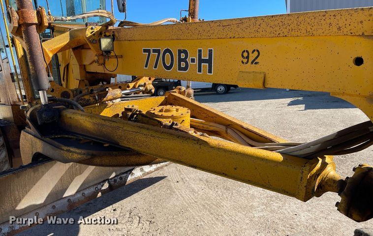 image for item GG9774 1987 John Deere 770 B-H  motor grader