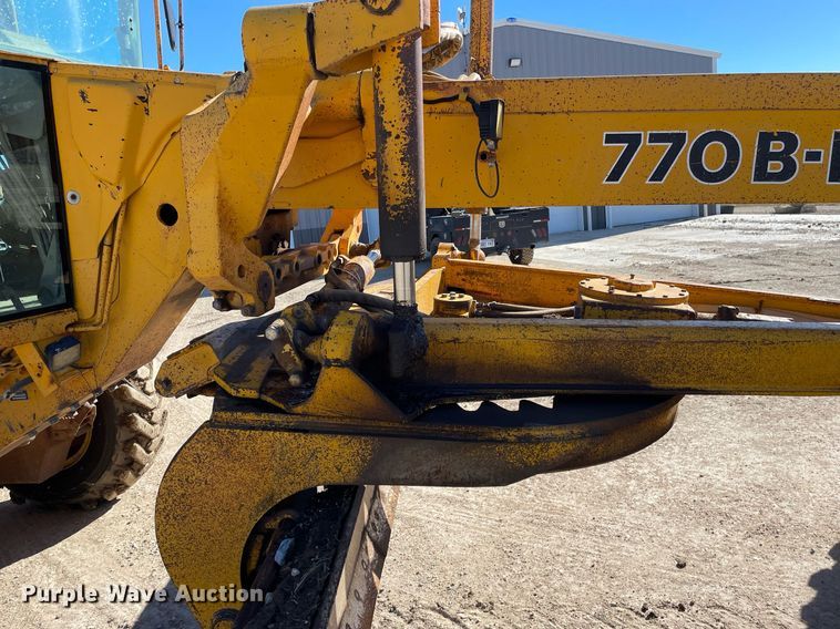 image for item GG9774 1987 John Deere 770 B-H  motor grader