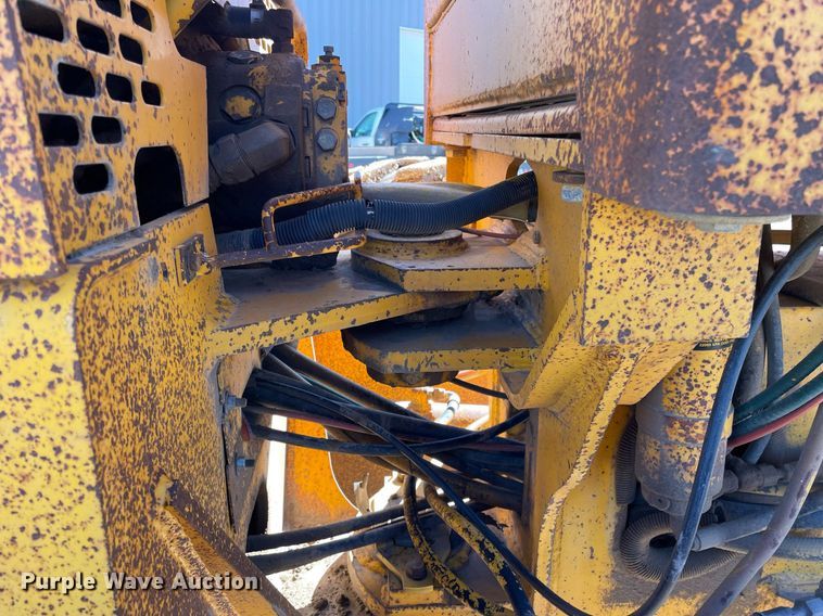 image for item GG9774 1987 John Deere 770 B-H  motor grader