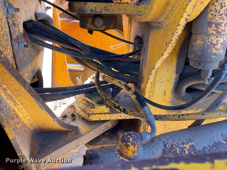 image for item GG9774 1987 John Deere 770 B-H  motor grader