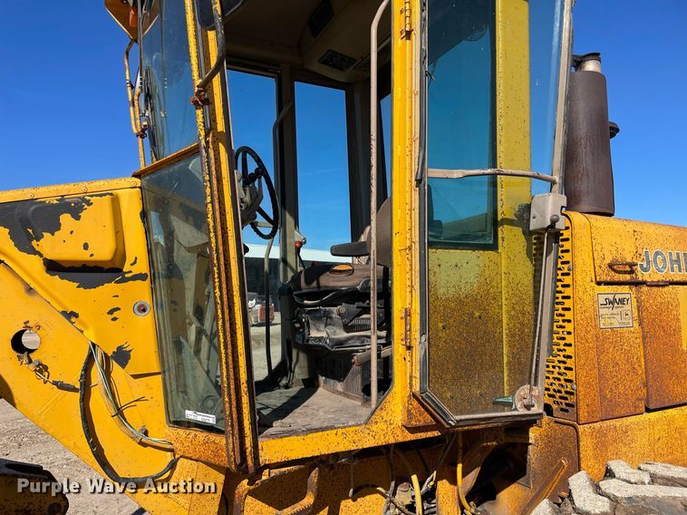 image for item GG9774 1987 John Deere 770 B-H  motor grader