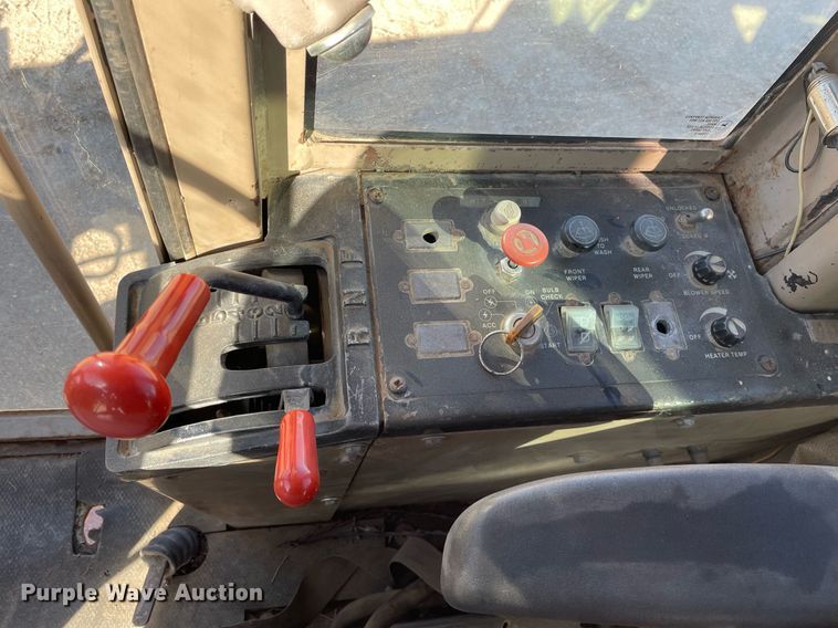 image for item GG9774 1987 John Deere 770 B-H  motor grader