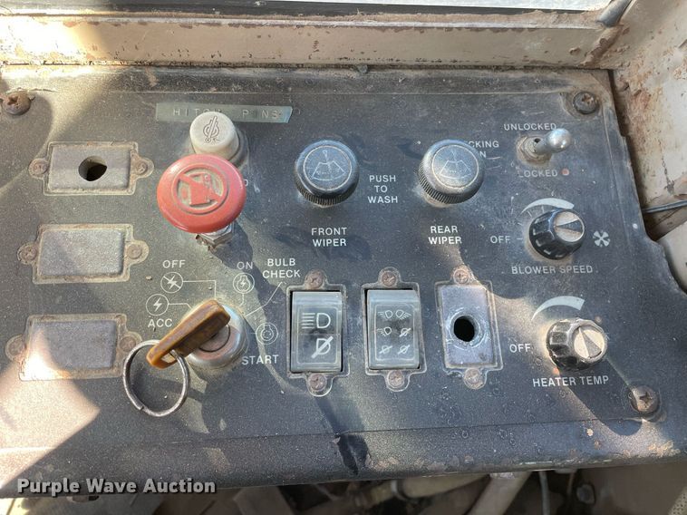 image for item GG9774 1987 John Deere 770 B-H  motor grader