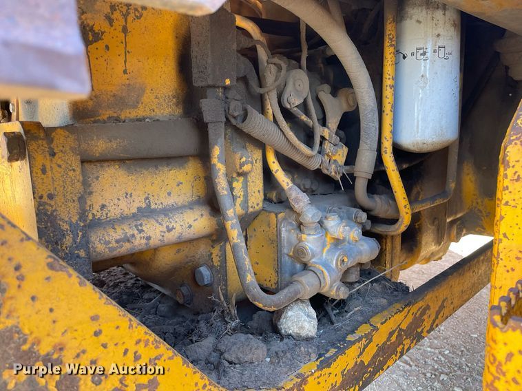 image for item GG9774 1987 John Deere 770 B-H  motor grader