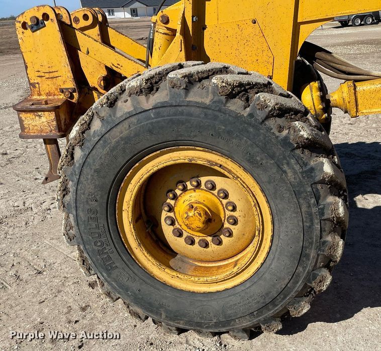 image for item GG9774 1987 John Deere 770 B-H  motor grader