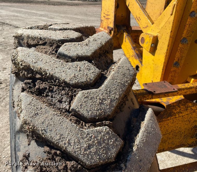 image for item GG9774 1987 John Deere 770 B-H  motor grader