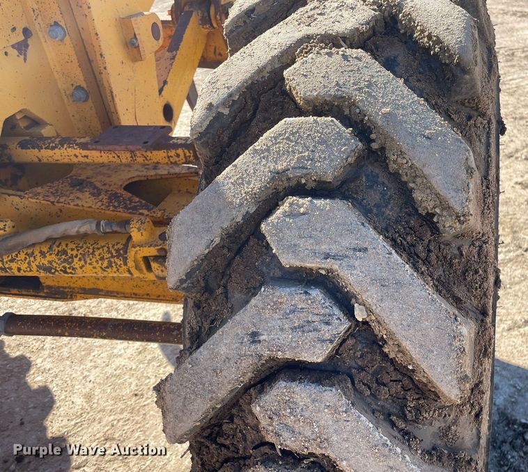 image for item GG9774 1987 John Deere 770 B-H  motor grader