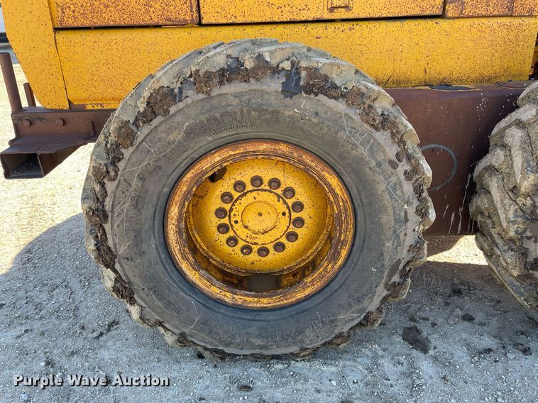 image for item GG9774 1987 John Deere 770 B-H  motor grader