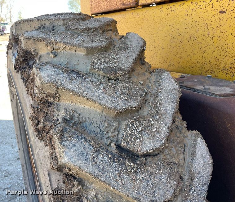 image for item GG9774 1987 John Deere 770 B-H  motor grader