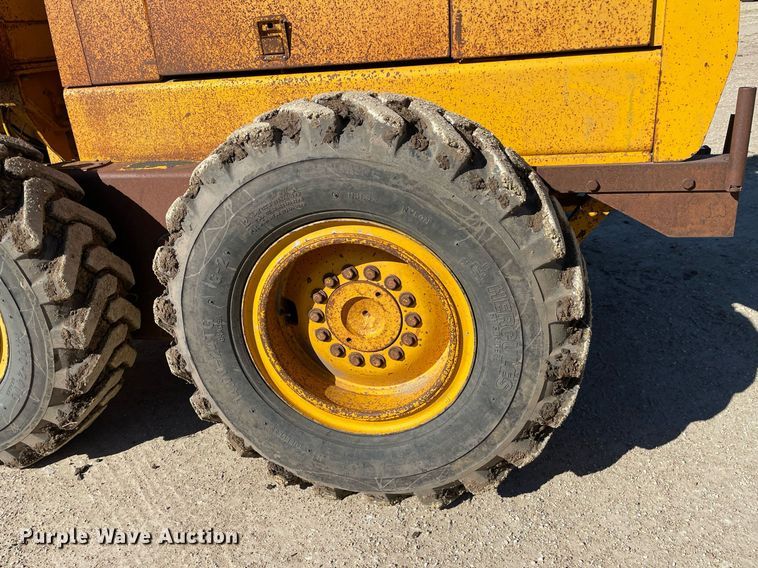 image for item GG9774 1987 John Deere 770 B-H  motor grader