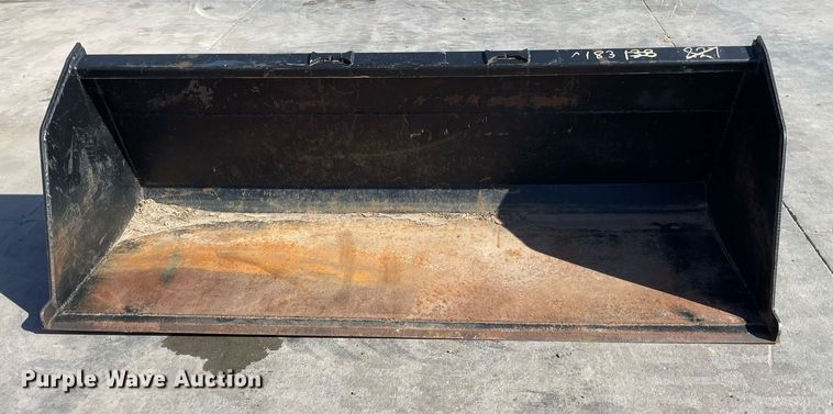 image for item GG9778 Skid steer bucket